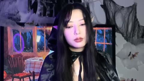 Snapshot of mirafloat chatting on 10.28.25 mirafloat online show from 10.28.25