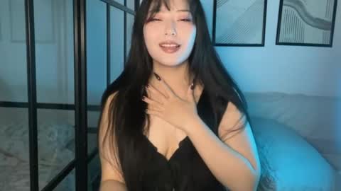 Snapshot of mirafloat chatting on 11.30.25 mirafloat online show from 11.30.25