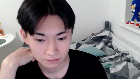 Snapshot of miram_yoo chatting on 10.13.25 online show from 10.13.25