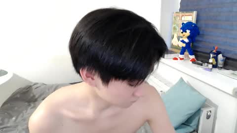 Snapshot of miram_yoo chatting on 04.06.26 online show from 04.06.26