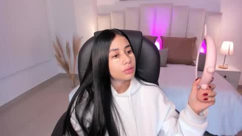 Snapshot of miranda_crawfor chatting on 11.25.25 miranda_crawfor online show from 11.25.25