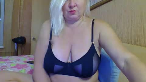 Snapshot of miranda_robinson chatting on 09.21.25 Miranda online show from 09.21.25