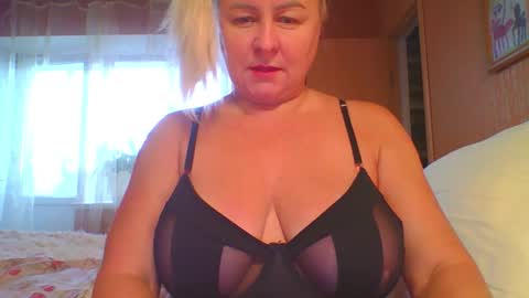 Snapshot of miranda_robinson chatting on 09.24.25 Miranda online show from 09.24.25