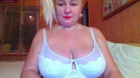 Snapshot of miranda_robinson chatting on 10.01.25 Miranda online show from 10.01.25