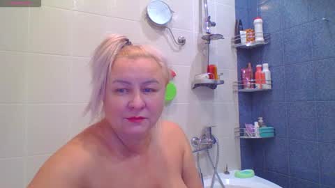Snapshot of miranda_robinson chatting on 10.18.25 Miranda online show from 10.18.25