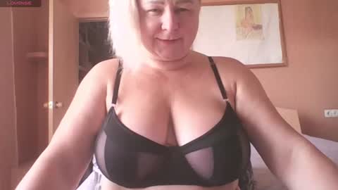 Snapshot of miranda_robinson chatting on 06.15.26 Miranda online show from 06.15.26