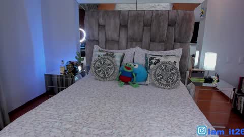 Snapshot of mirandacollins_ chatting on 01.04.25 Miranda online show from 01.04.25