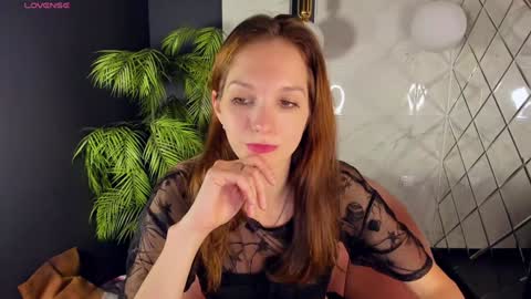 Snapshot of mirandaglow chatting on 12.19.24 Miranda online show from 12.19.24