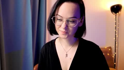 MiraSkyy online show from 11.18.25