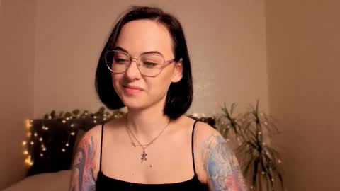 MiraSkyy online show from 11.29.25