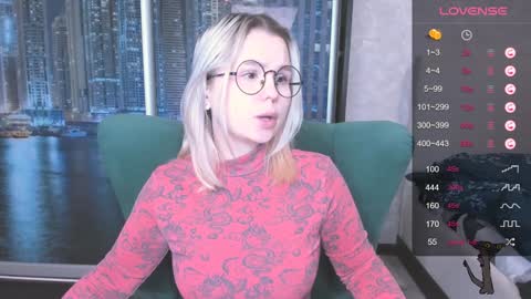 Kira online show from 12.05.24