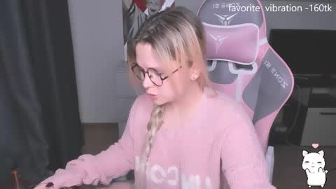 Kira online show from 10.19.25