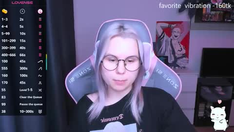 Snapshot of miray_kuriyama chatting on 12.21.25 Kira online show from 12.21.25