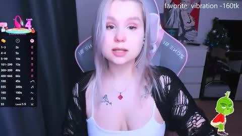 Snapshot of miray_kuriyama chatting on 01.11.26 Kira online show from 01.11.26