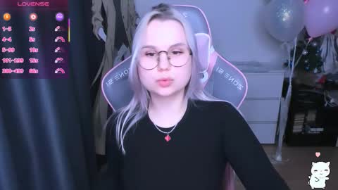 Snapshot of miray_kuriyama chatting on 02.09.26 Kira online show from 02.09.26