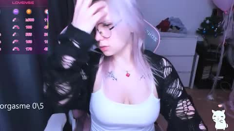 Snapshot of miray_kuriyama chatting on 02.13.26 Kira online show from 02.13.26