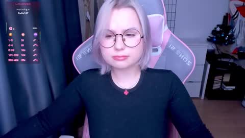 Snapshot of miray_kuriyama chatting on 02.21.26 Kira online show from 02.21.26