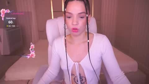 Snapshot of miriellenymph chatting on 12.01.25 Mira online show from 12.01.25