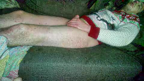 Snapshot of mirtoblack chatting on 12.31.24 mirtoblack online show from 12.31.24