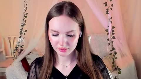 Snapshot of mish_ka3 chatting on 10.24.25 Misha online show from 10.24.25