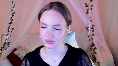 Snapshot of mish_ka3 chatting on 10.27.25 Misha online show from 10.27.25