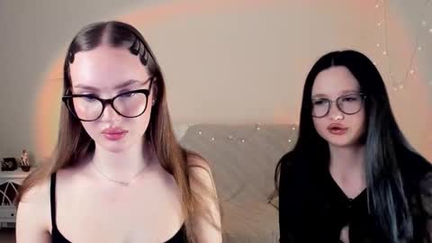 Snapshot of mish_ka3 chatting on 11.28.25 Misha online show from 11.28.25