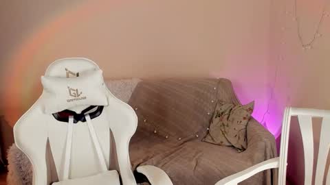 Snapshot of mish_ka3 chatting on 12.05.25 Misha online show from 12.05.25