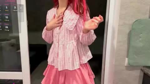 Snapshot of mishahartwigsen chatting on 09.27.25 Molly online show from 09.27.25