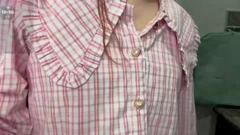 Snapshot of mishahartwigsen chatting on 10.03.25 Molly online show from 10.03.25