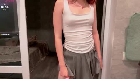 Snapshot of mishahartwigsen chatting on 10.16.25 Molly online show from 10.16.25