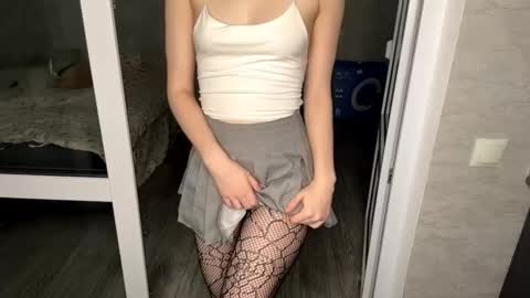 Snapshot of mishahartwigsen chatting on 11.13.25 Molly online show from 11.13.25