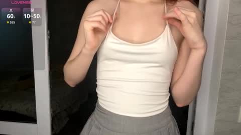 Snapshot of mishahartwigsen chatting on 11.17.25 Molly online show from 11.17.25