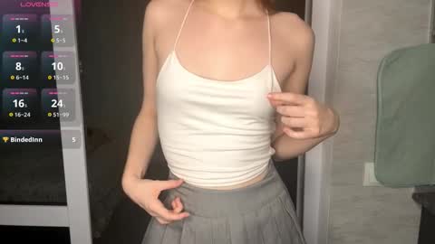 Snapshot of mishahartwigsen chatting on 11.18.25 Molly online show from 11.18.25