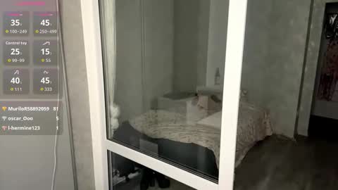 Snapshot of mishahartwigsen chatting on 12.13.25 Molly online show from 12.13.25