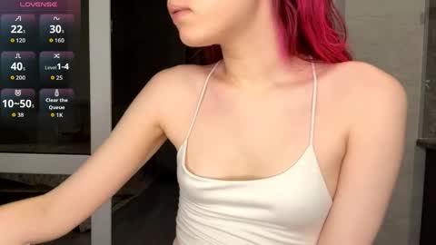 Snapshot of mishahartwigsen chatting on 04.01.26 Molly online show from 04.01.26