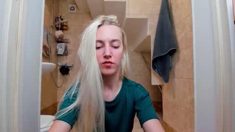 Snapshot of mishapallmer chatting on 02.07.26 mishapallmer online show from 02.07.26