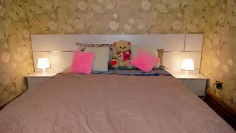 Snapshot of mishapallmer chatting on 02.27.26 mishapallmer online show from 02.27.26