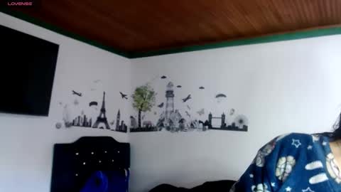 Snapshot of misnicol chatting on 12.17.25 Nicol online show from 12.17.25