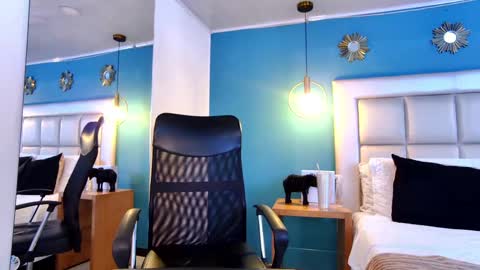 miss__ary_ online show from 09.24.25