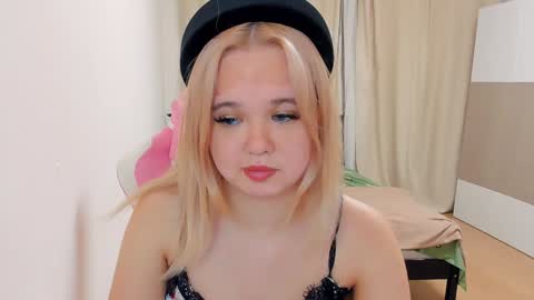 miss__selena online show from 12.19.24