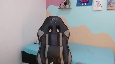 Akemi 3 online show from 03.06.25