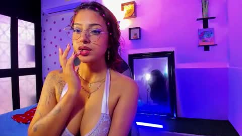 Akemi 3 online show from 10.11.25