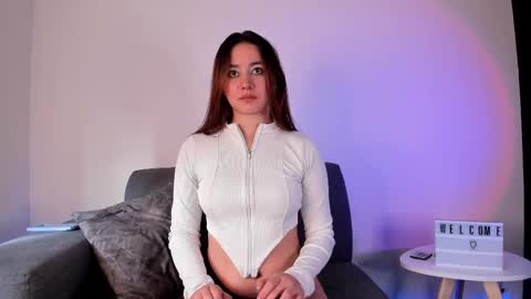 Alexa Sarmiento online show from 02.17.25