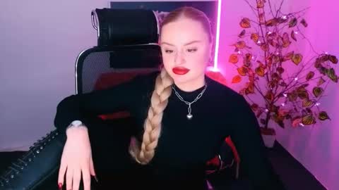 miss_alice_silver online show from 11.24.25