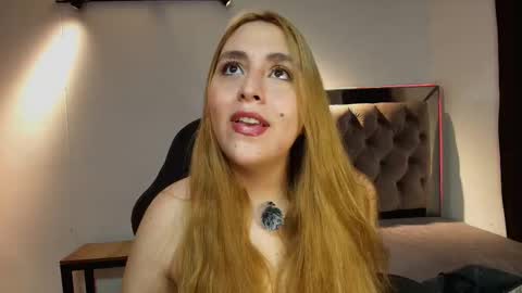 Snapshot of miss_anny18 chatting on 12.15.25 Anny online show from 12.15.25