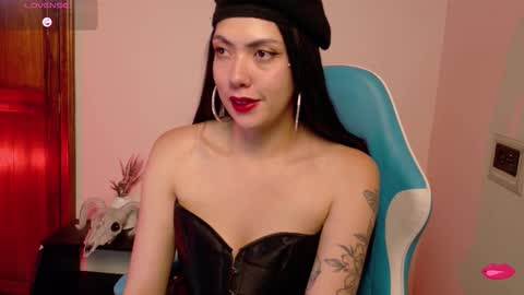 Snapshot of miss_auroraa chatting on 11.19.25 Aurora online show from 11.19.25