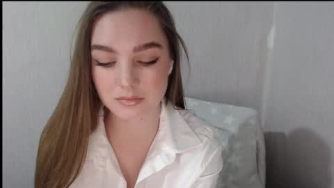 Snapshot of miss_azalea chatting on 12.04.25 Georgia online show from 12.04.25