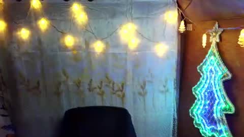 Snapshot of miss_bellah chatting on 12.18.25 Bellah online show from 12.18.25