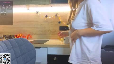 Sandy online show from 10.27.25