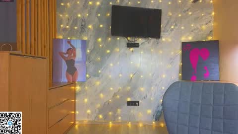 Sandy online show from 12.16.25